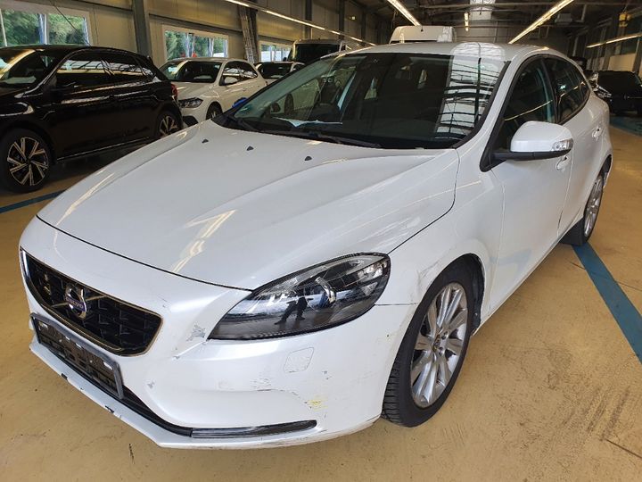 VOLVO V40 2015 yv1mv8451f2203405