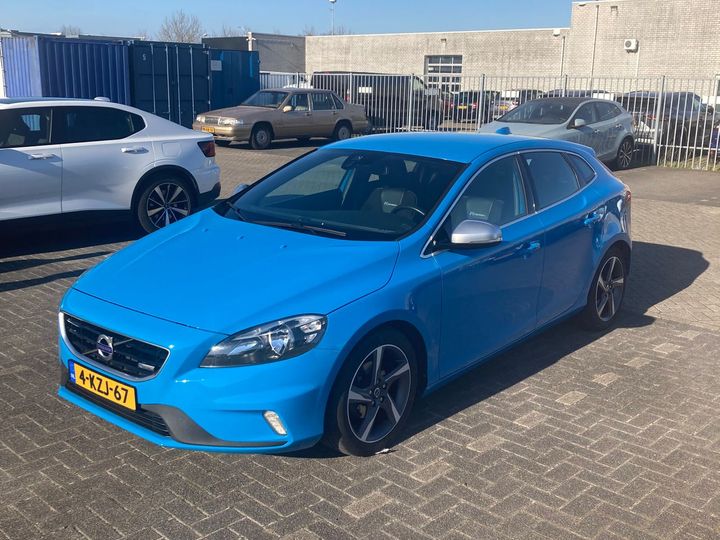 VOLVO V40 2013 yv1mv8461e2088544