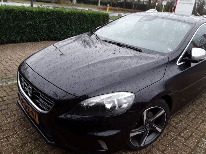 VOLVO V40 2013 yv1mv8461e2129075