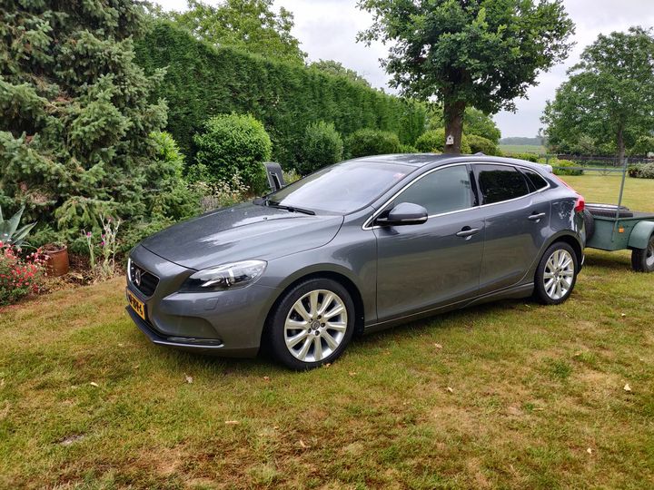 VOLVO V40 2012 yv1mv8481d2016571