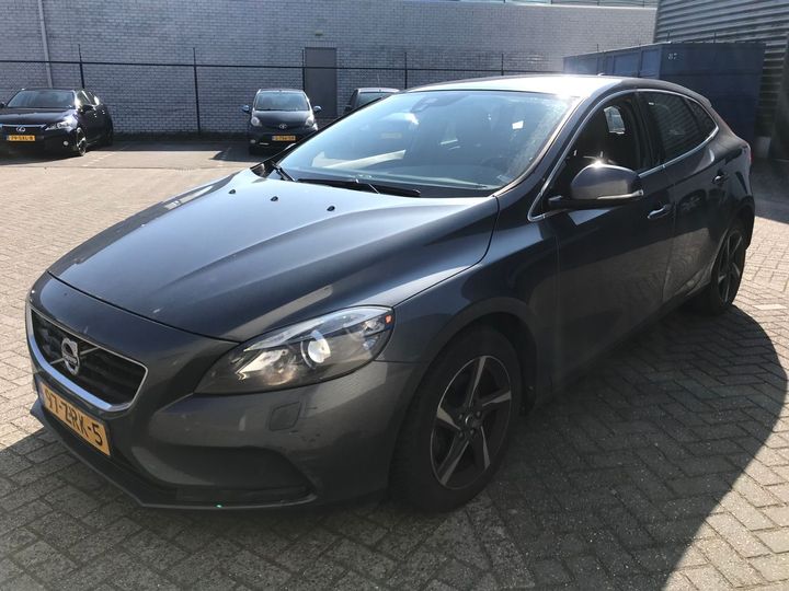 VOLVO V40 2013 yv1mv8481d2022207