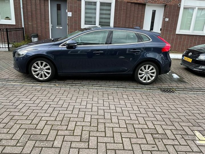 VOLVO V40 2013 yv1mv8481d2041376