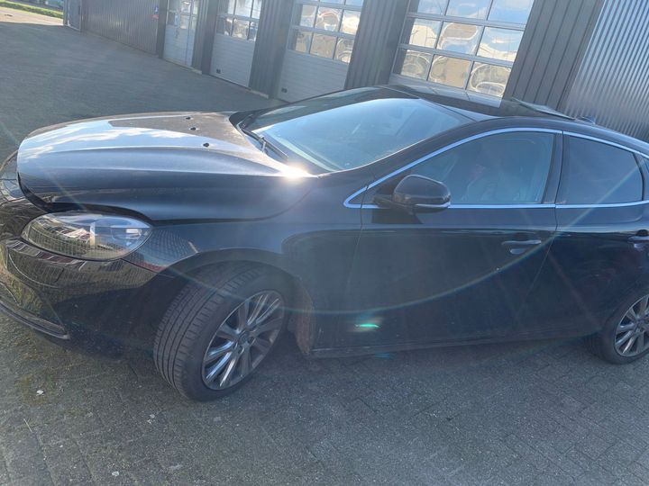 VOLVO V40 2013 yv1mv8481e2084277