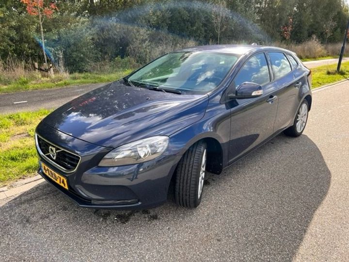 VOLVO V40 2013 yv1mv8481e2085513