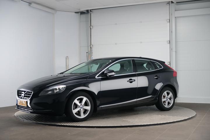 VOLVO V40 2013 yv1mv8481e2087251