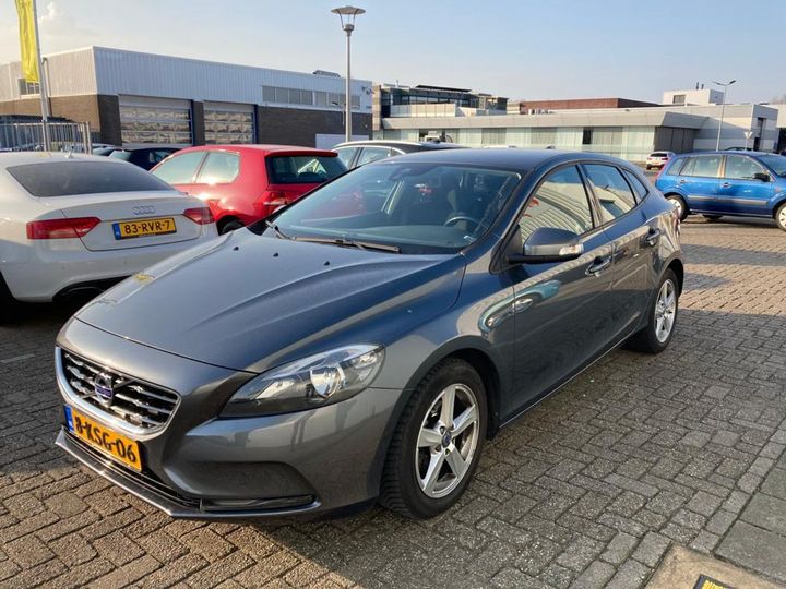 VOLVO V40 2013 yv1mv8481e2087667