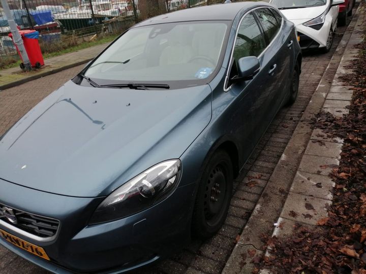 VOLVO V40 2013 yv1mv8481e2089090