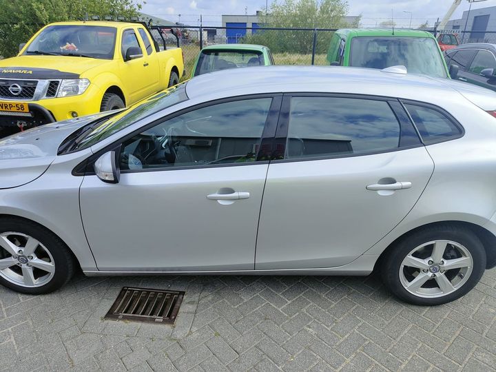 VOLVO V40 2013 yv1mv8481e2101792