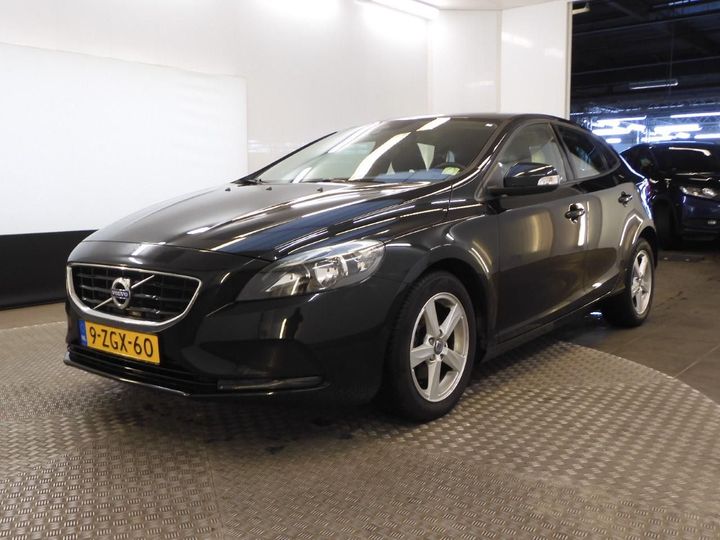 VOLVO V40 2013 yv1mv8481e2113321