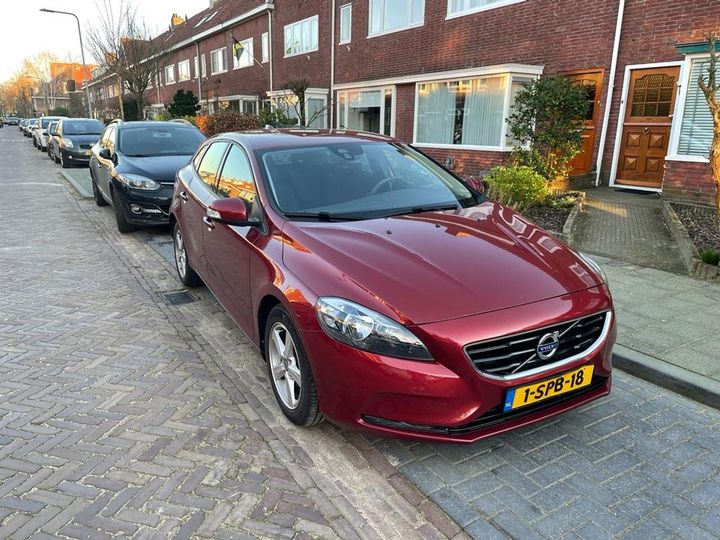 VOLVO V40 2013 yv1mv8481e2113994