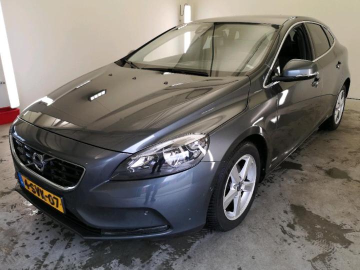 VOLVO V40 2013 yv1mv8481e2123512