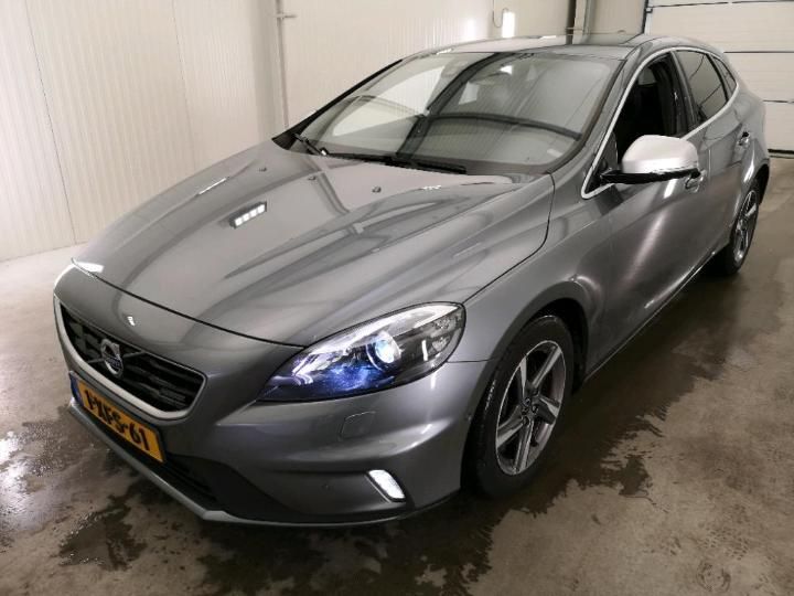 VOLVO V40 2014 yv1mva851f2177616