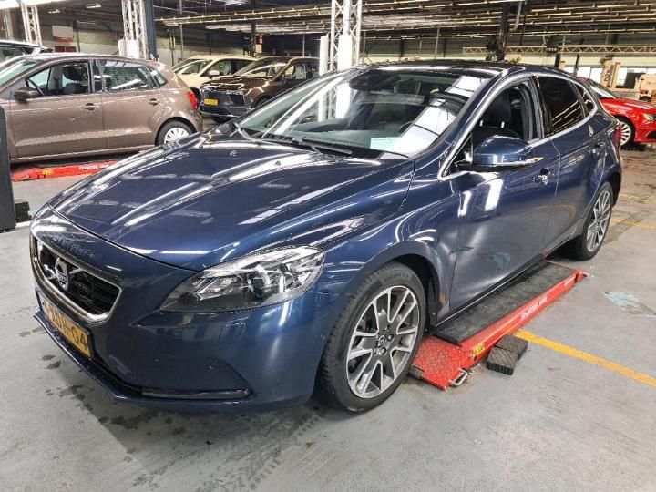 VOLVO V40 2014 yv1mva851f2179417