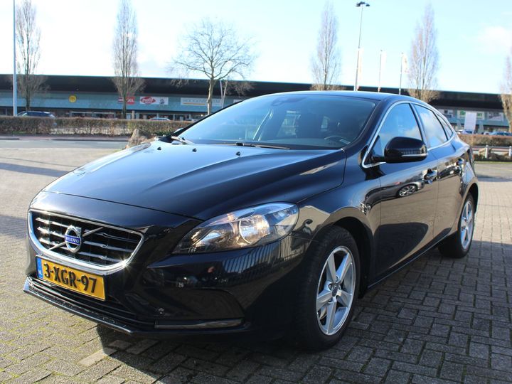 VOLVO V40 2014 yv1mva851f2183907