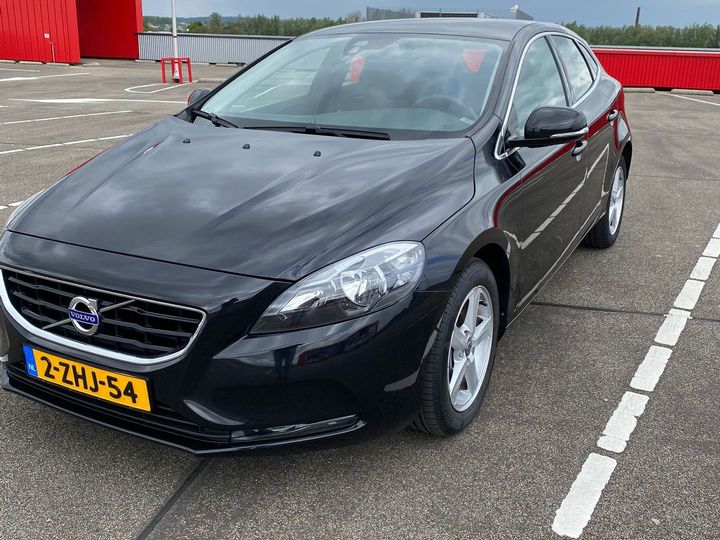 VOLVO V40 2014 yv1mva851f2216130