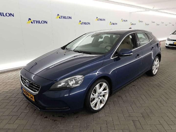 VOLVO V40 2014 yv1mva851f2217463