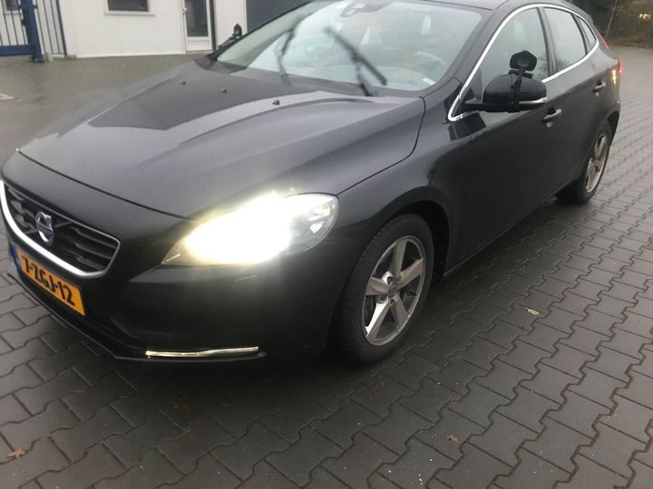 VOLVO V40 2014 yv1mva851f2221801