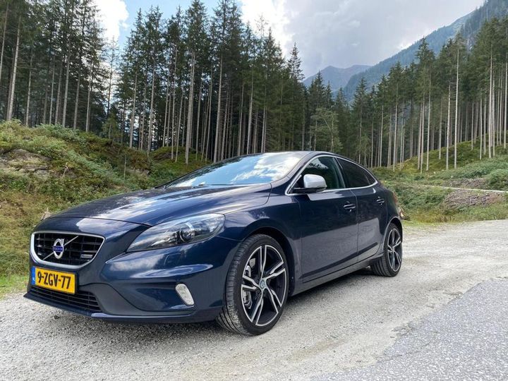 VOLVO V40 2014 yv1mva851f2223426