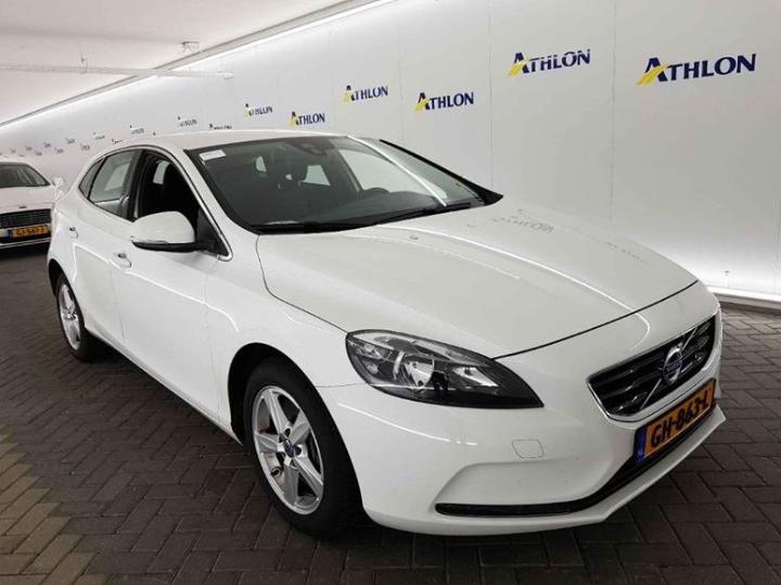 VOLVO V40 2015 yv1mva881g2276795