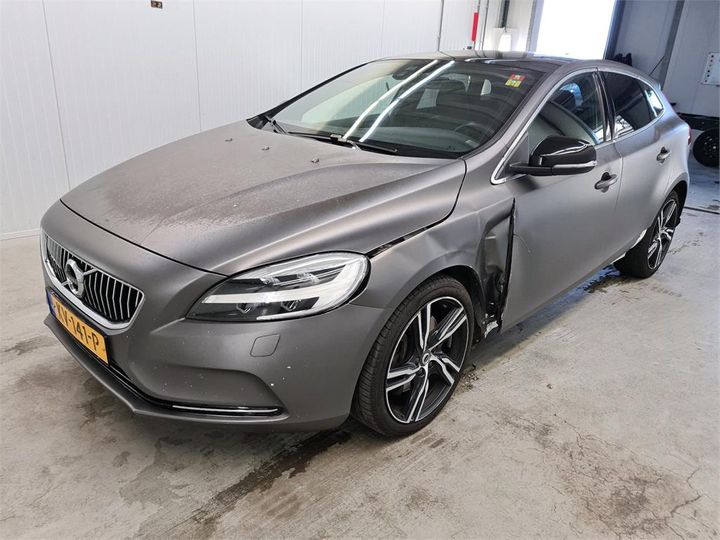 VOLVO V40 2016 yv1mva881h2400899