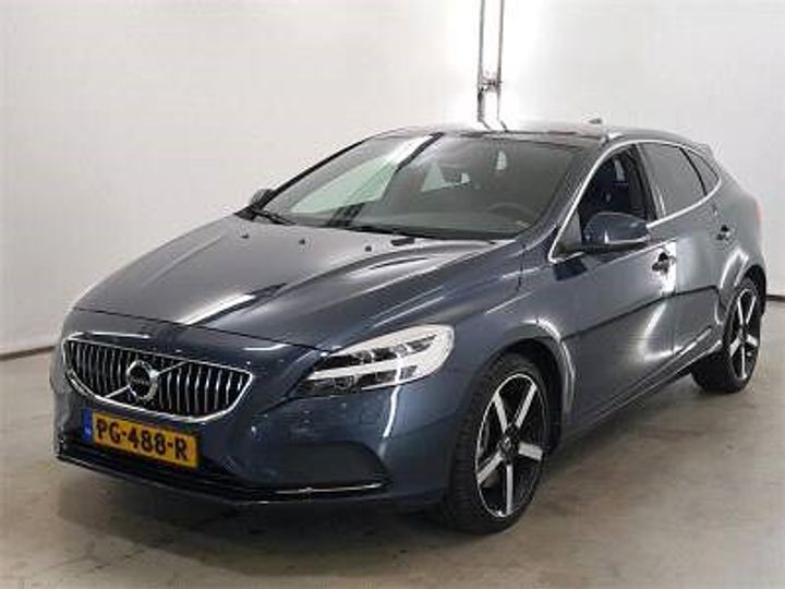 VOLVO V40 2017 yv1mva881j2450961