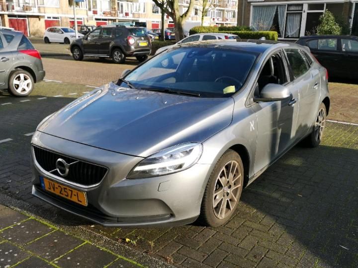 VOLVO V40 2016 yv1mva88dh2364282