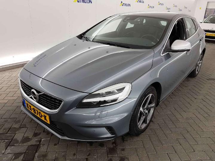 VOLVO V40 2016 yv1mva88dh2404856