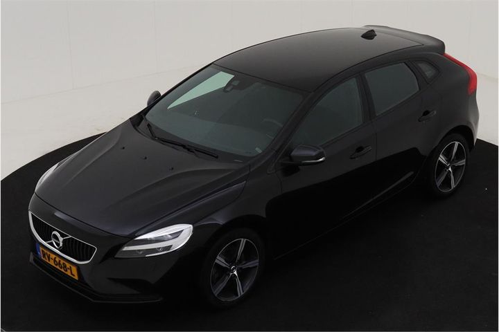 VOLVO V40 2018 yv1mva88dj2499234