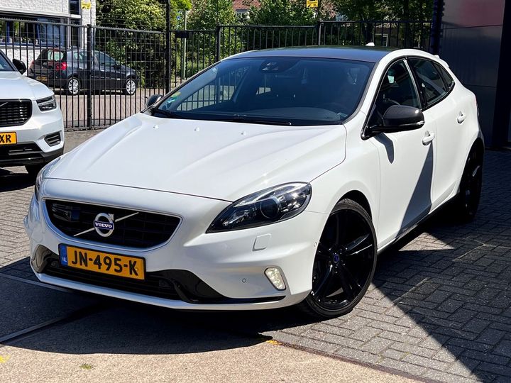 VOLVO V40 2016 yv1mva8ldg2294742