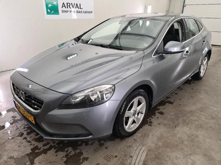 VOLVO V40 2015 yv1mvy43162282298