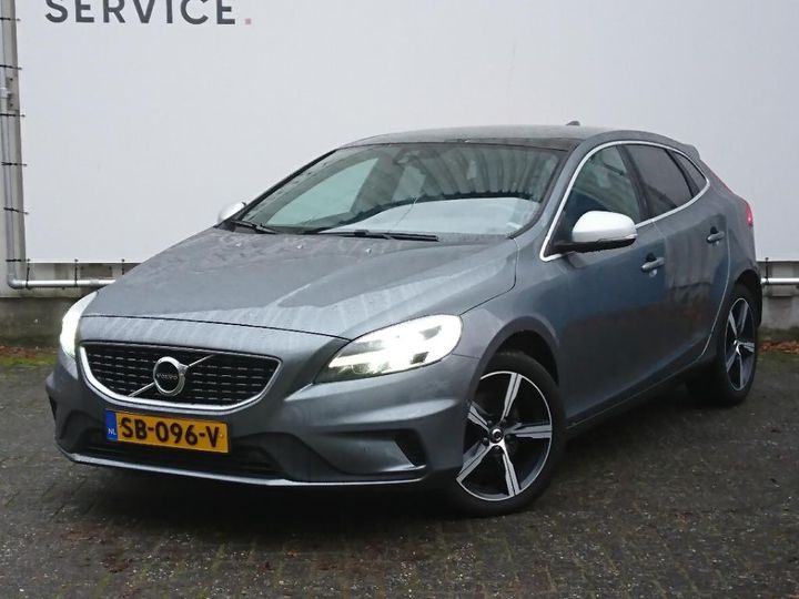 VOLVO V40 2018 yv1mw41l1j2501982