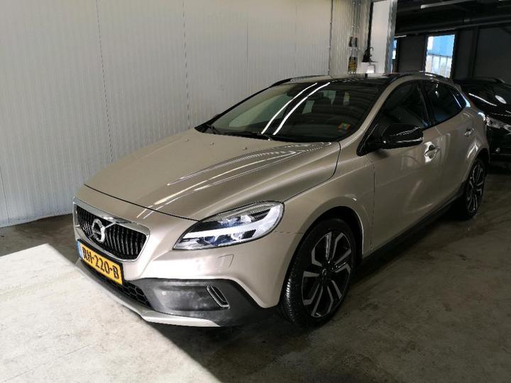 VOLVO V40 2017 yv1mz29l0j2149462