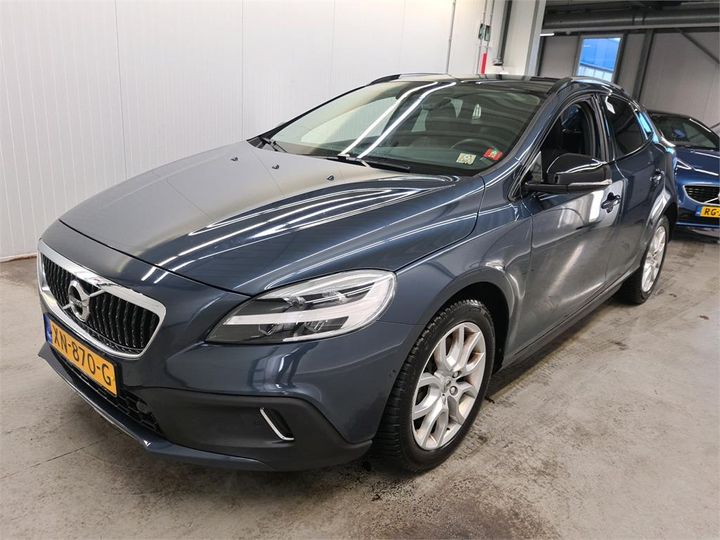 VOLVO V40 2019 yv1mz32v0k2179109