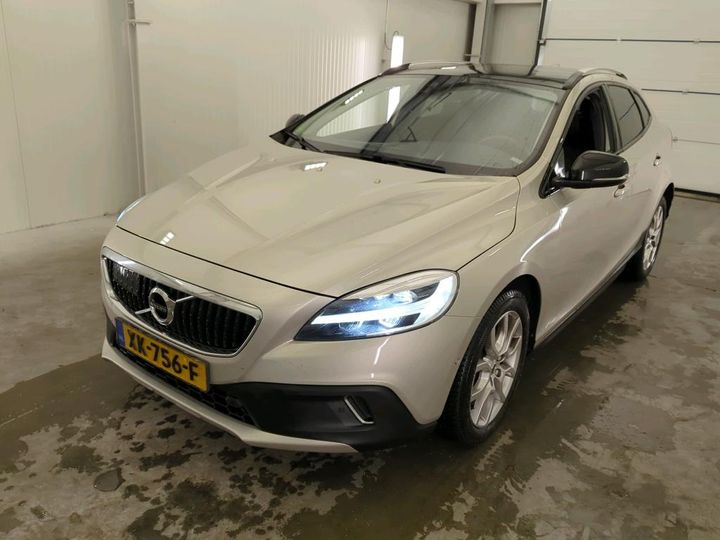 VOLVO V40 2019 yv1mz32v0k2179375