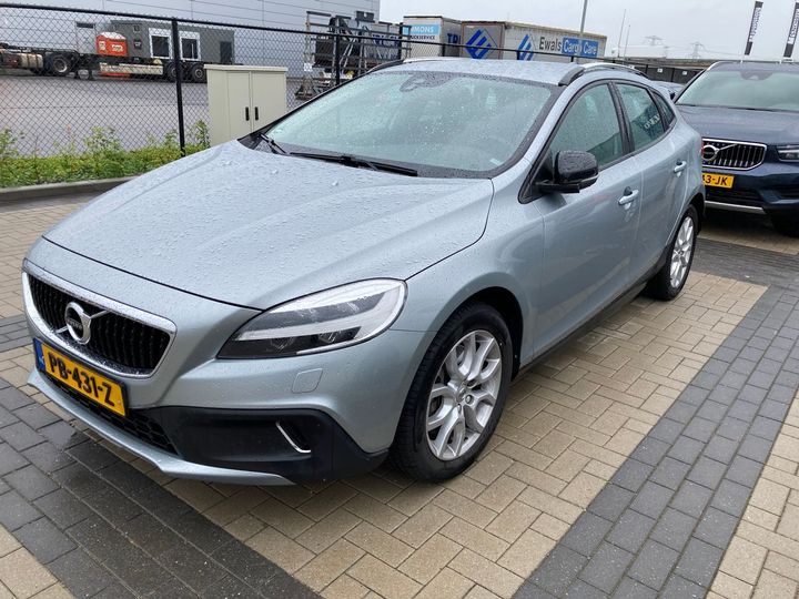 VOLVO V40 CROSS COUNTRY 2017 yv1mz37l1j2139648