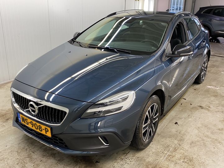 VOLVO V40 2017 yv1mz41l0h2135534