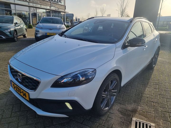 VOLVO V40 CROSS COUNTRY 2015 yv1mz485bf2066408