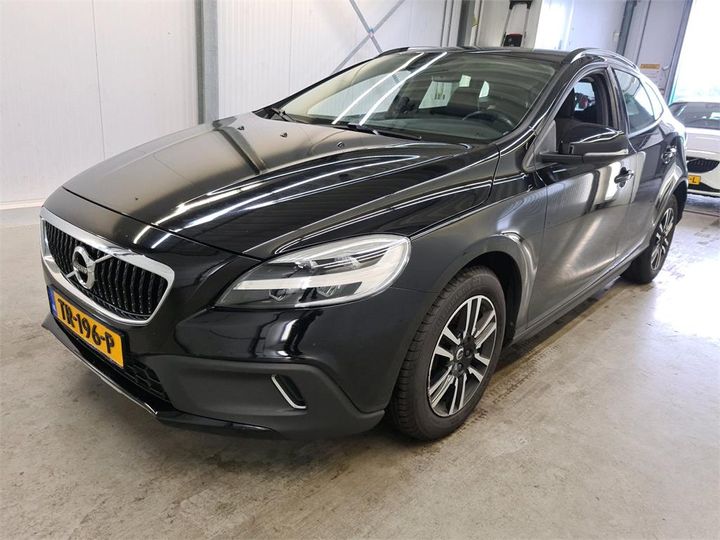 VOLVO V40 2018 yv1mz70v0k2174982