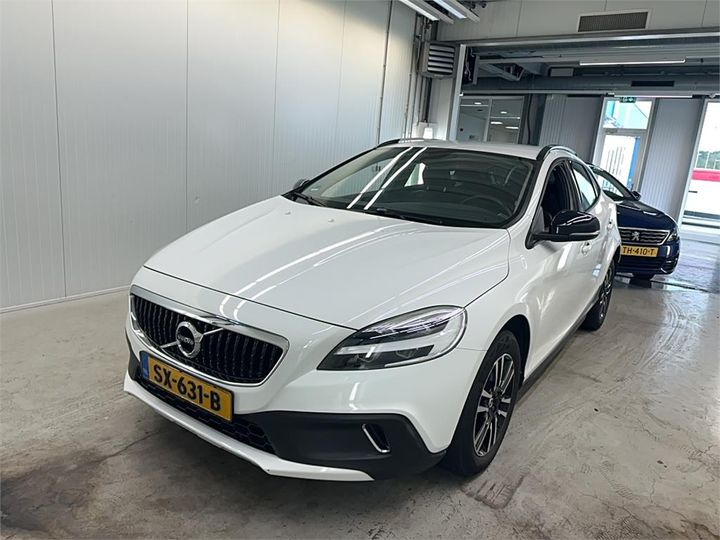 VOLVO V40 2018 yv1mz72v1k2171017