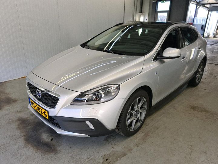 VOLVO V40 2016 yv1mz74l0g2099365