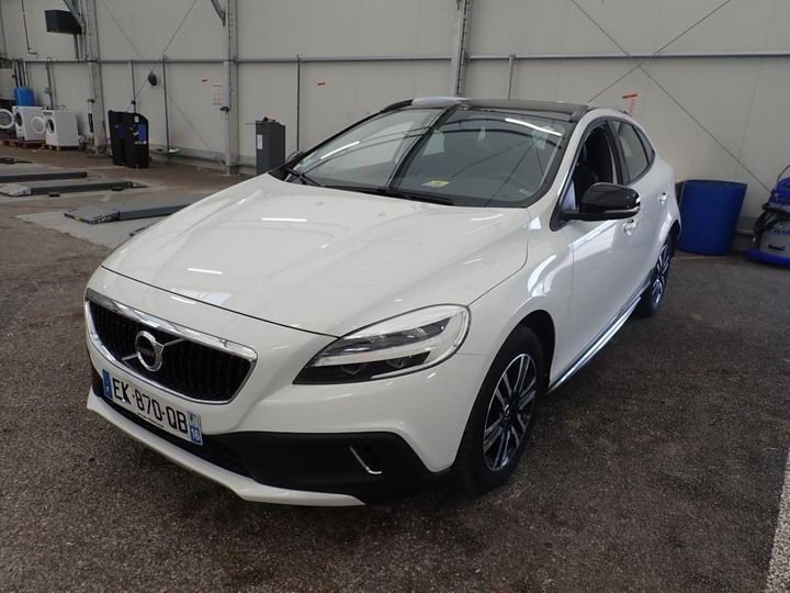 VOLVO V40 CROSS COUNTRY 2017 yv1mz74l0h2132349