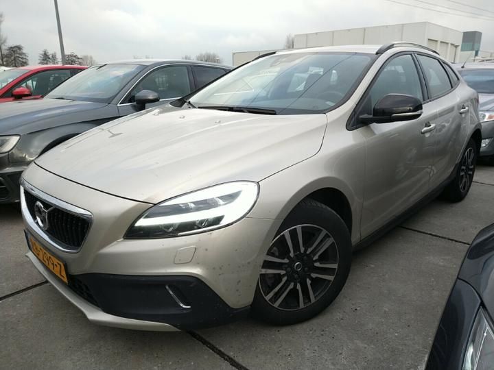 VOLVO V40 2017 yv1mz74l0j2146579