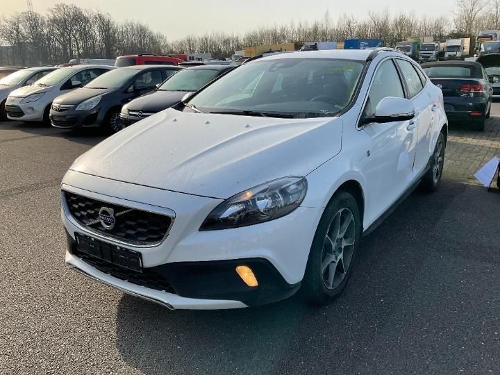 VOLVO V40 CROSS COUNTRY 2015 yv1mz74l1g2098877