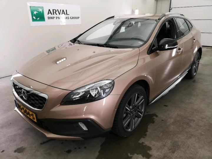 VOLVO V40 2015 yv1mz74l1g2103100