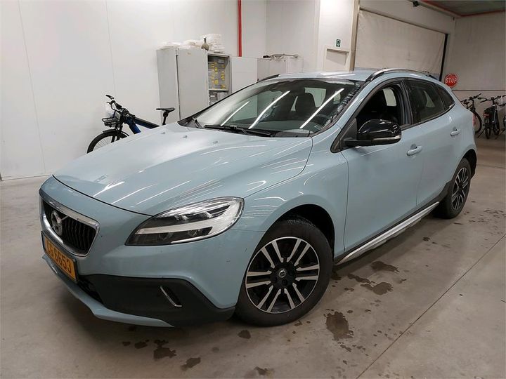 VOLVO V40 2018 yv1mz74l1h2129910