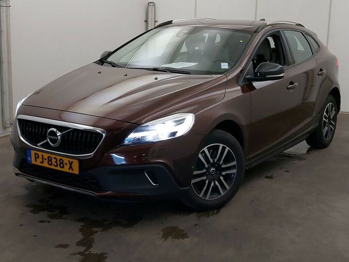 VOLVO V40 2017 yv1mz74l1j2141384