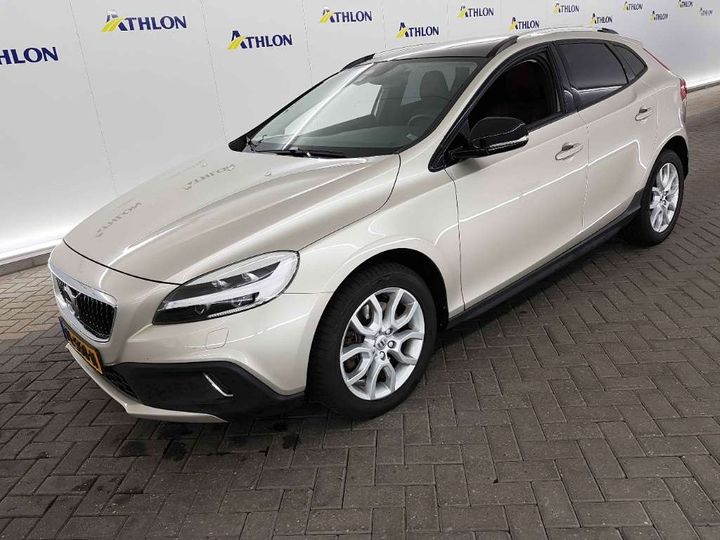 VOLVO V40 CROSS COUNTRY 2017 yv1mz74l1j2142078