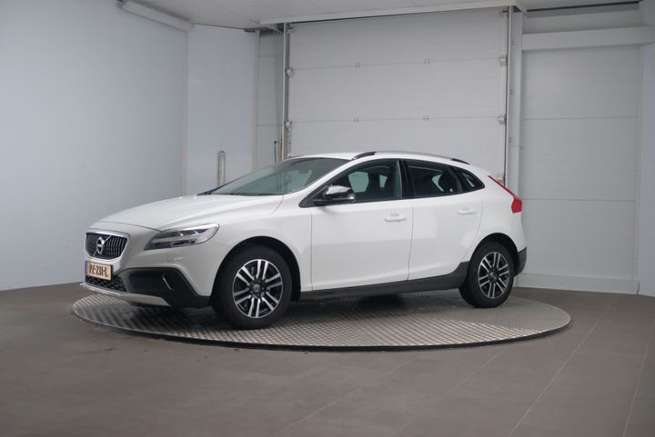 VOLVO V40 CROSS COUNTRY 2017 yv1mz74l1j2145233