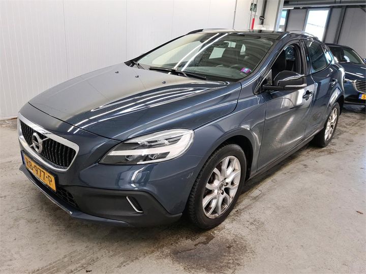 VOLVO V40 2017 yv1mz74l1j2147037