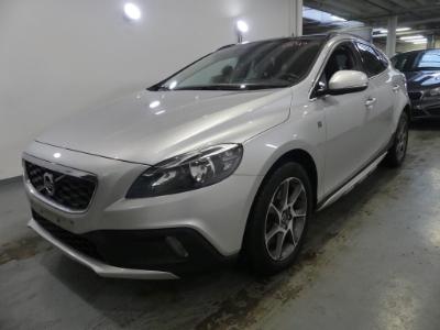 VOLVO V40 CROSS COUNTRY DIESEL 2016 yv1mz79l0g2102654